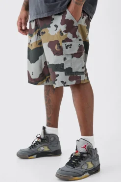 Plus Fixed Waist Camo Twill Cargo Short | BoohooMAN UK
