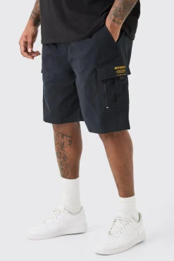 Plus Fixed Waist Twill Relaxed Cargo Zip Detail Tab Short | BoohooMAN UK