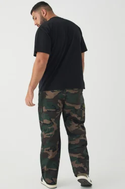 Plus Homme Debossed T-shirt In Black | BoohooMAN UK