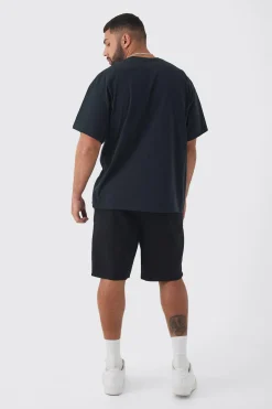 Plus Iron Maiden License Print T-shirt | BoohooMAN UK