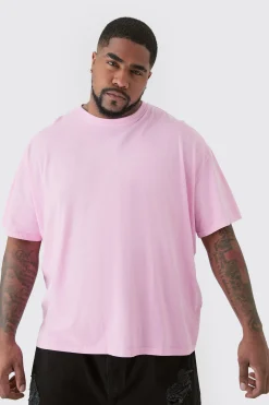 Plus Limited Edition Floral Backprint Graphic T-shirt In Pink | BoohooMAN UK