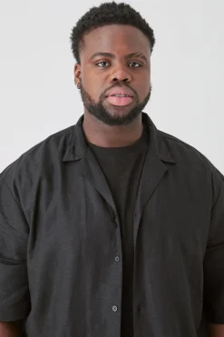 Plus Linen Drop Revere Shirt In Black | BoohooMAN UK