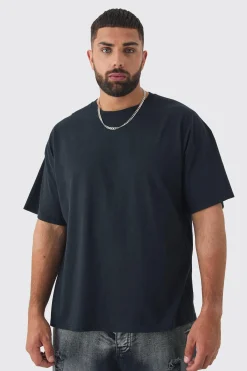 Plus Looney Tunes Licence Printed T-shirt In Black | BoohooMAN UK