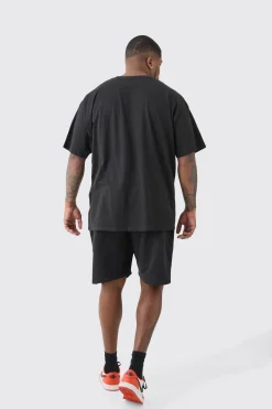 Plus Loop Back Reverse Pocket Detail Relaxed Short In Black | BoohooMAN UK