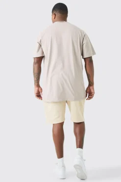 Plus Loose Fit Team Ofcl Short In Sand | BoohooMAN UK