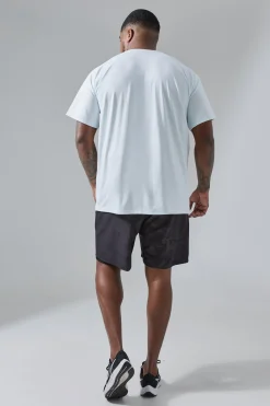 Plus Man Active Camo Raglan Regular Fit Performance T-shirt | BoohooMAN UK