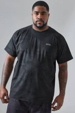 Plus Man Active Camo Raglan Oversized Performance T-shirt | BoohooMAN UK