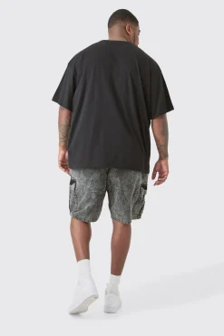 Plus Mono Floral Stencil Printed T-shirt In Black | BoohooMAN UK