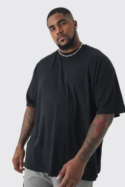 Plus Mono Rose Floral Back Print T-shirt In Black | BoohooMAN UK