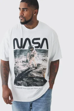Plus Nasa Printed Licensed T-shirt In White | BoohooMAN UK