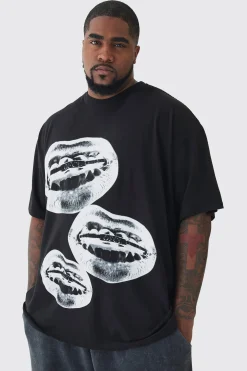 Plus OFCL Lips Printed T-shirt In Black | BoohooMAN UK