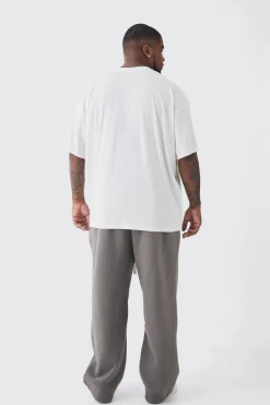 Plus Oversized Chicago Varsity Graphic T-Shirt | BoohooMAN UK