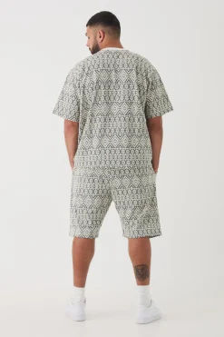 Plus Oversized Jacquard Abstract T-shirt | BoohooMAN UK