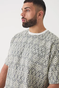 Plus Oversized Jacquard Abstract T-shirt | BoohooMAN UK