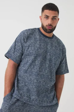 Plus Oversized Jacquard Abstract T-shirt | BoohooMAN UK
