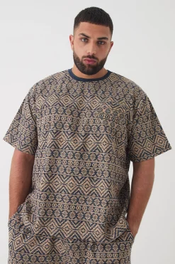 Plus Oversized Jacquard Abstract T-shirt | BoohooMAN UK