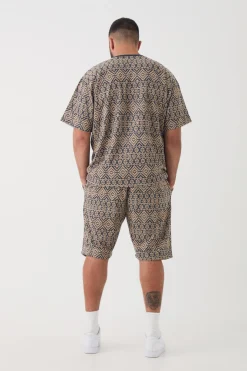 Plus Oversized Jacquard Abstract T-shirt | BoohooMAN UK