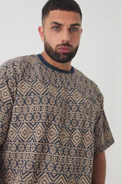 Plus Oversized Jacquard Abstract T-shirt | BoohooMAN UK