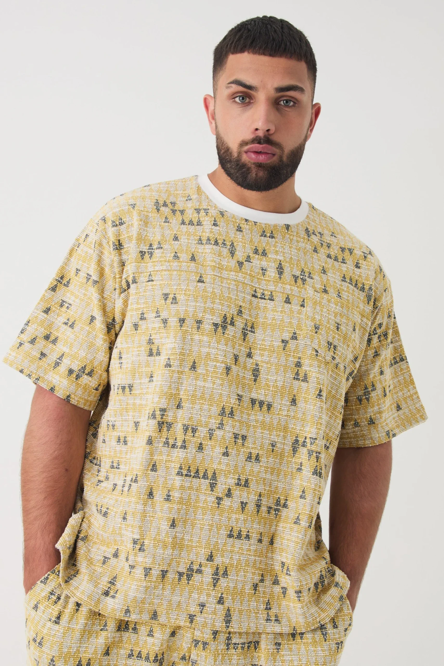 Plus Oversized Jacquard Geo T-shirt | BoohooMAN UK