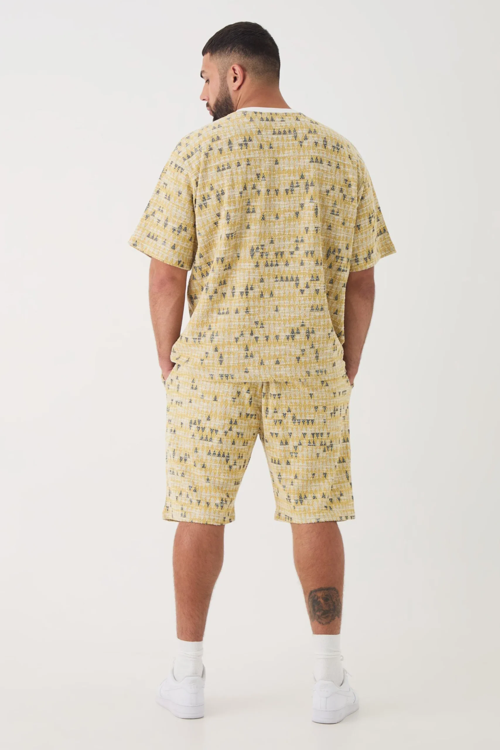 Plus Oversized Jacquard Geo T-shirt | BoohooMAN UK