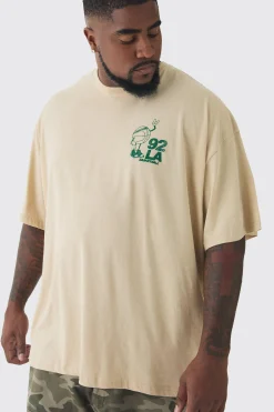 Plus Oversized LA Basketball Graphic T-Shirt | BoohooMAN UK