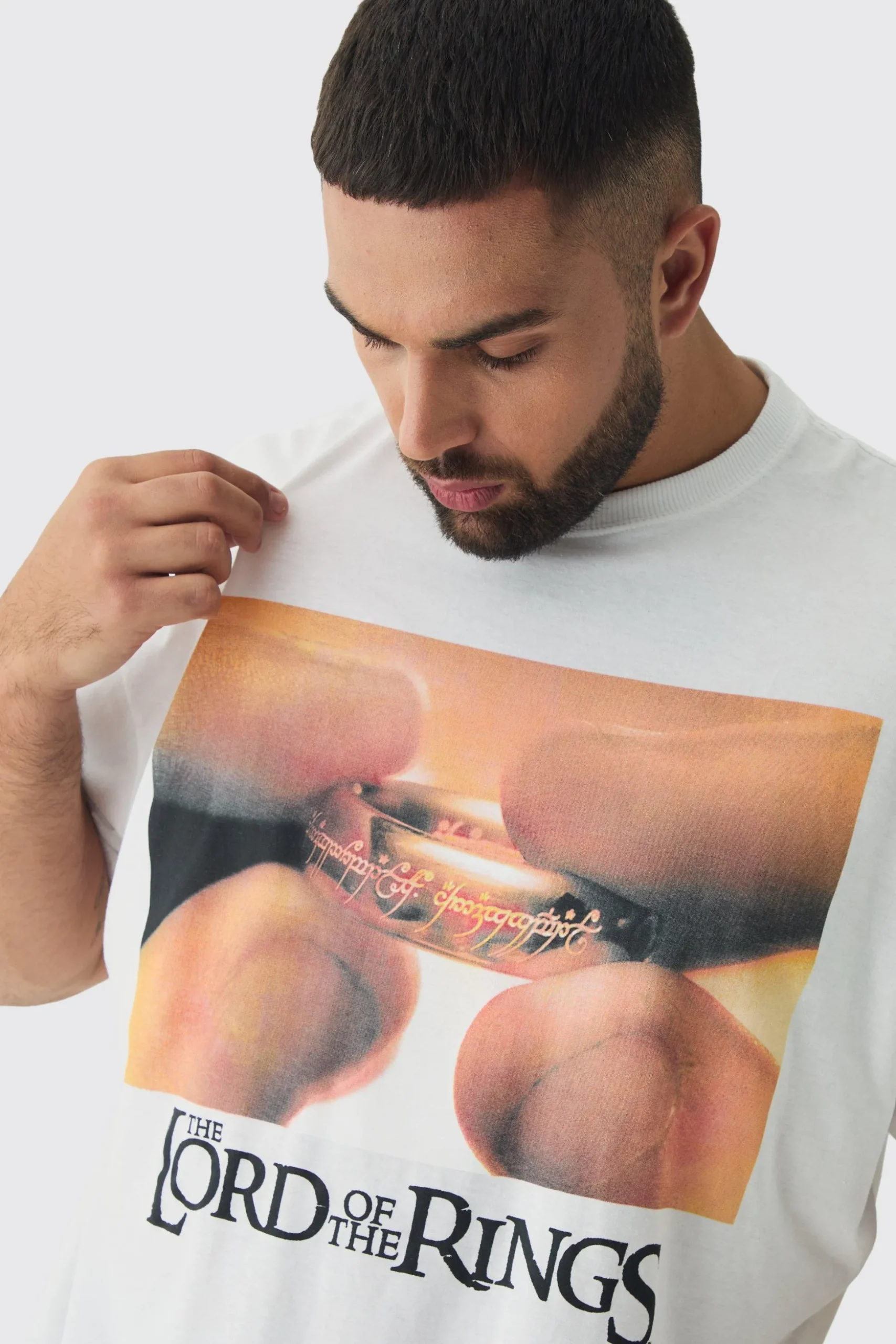 Plus Oversized Lord Of The Rings License Print T-Shirt | BoohooMAN UK