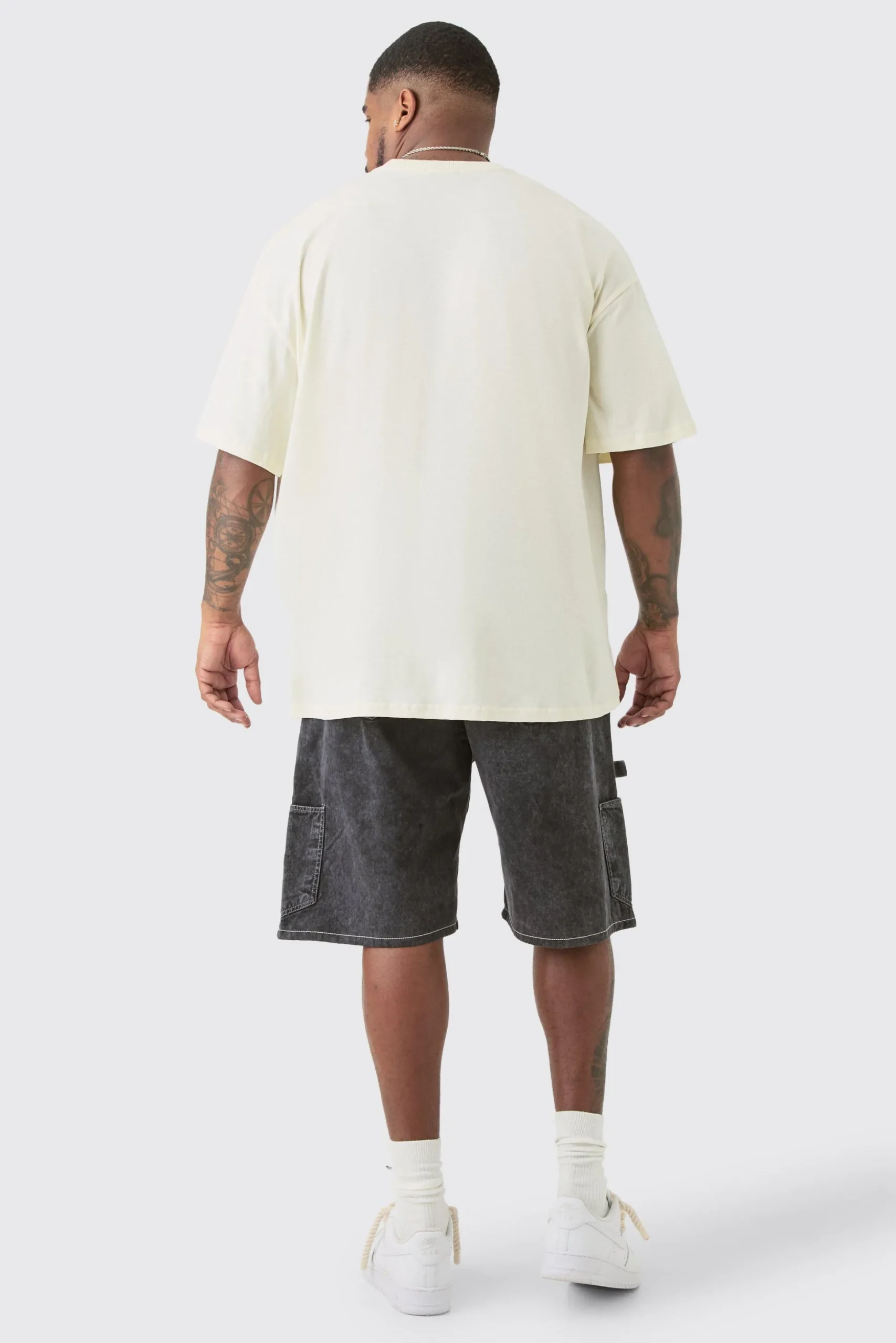 Plus Oversized Metallic Homme Lips Print T-shirt In Ecru | BoohooMAN UK