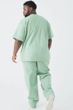 Plus Oversized T-shirt & Relaxed Jogger Interlock Set | BoohooMAN UK