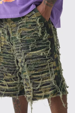 Plus Relaxed Heavily Distressed Camo Jort | BoohooMAN UK