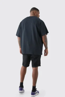 Plus Rick And Morty License T-shirt In Black | BoohooMAN UK