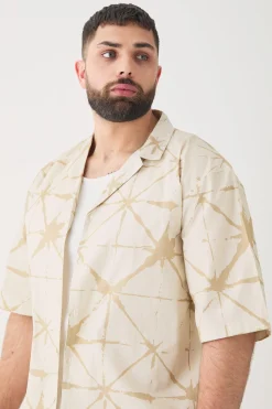 Plus Short Sleeve Drop Revere Abstract Poplin Print Shirt | BoohooMAN UK