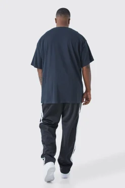 Plus Size Notorious Big Chest Print License T-shirt | BoohooMAN UK