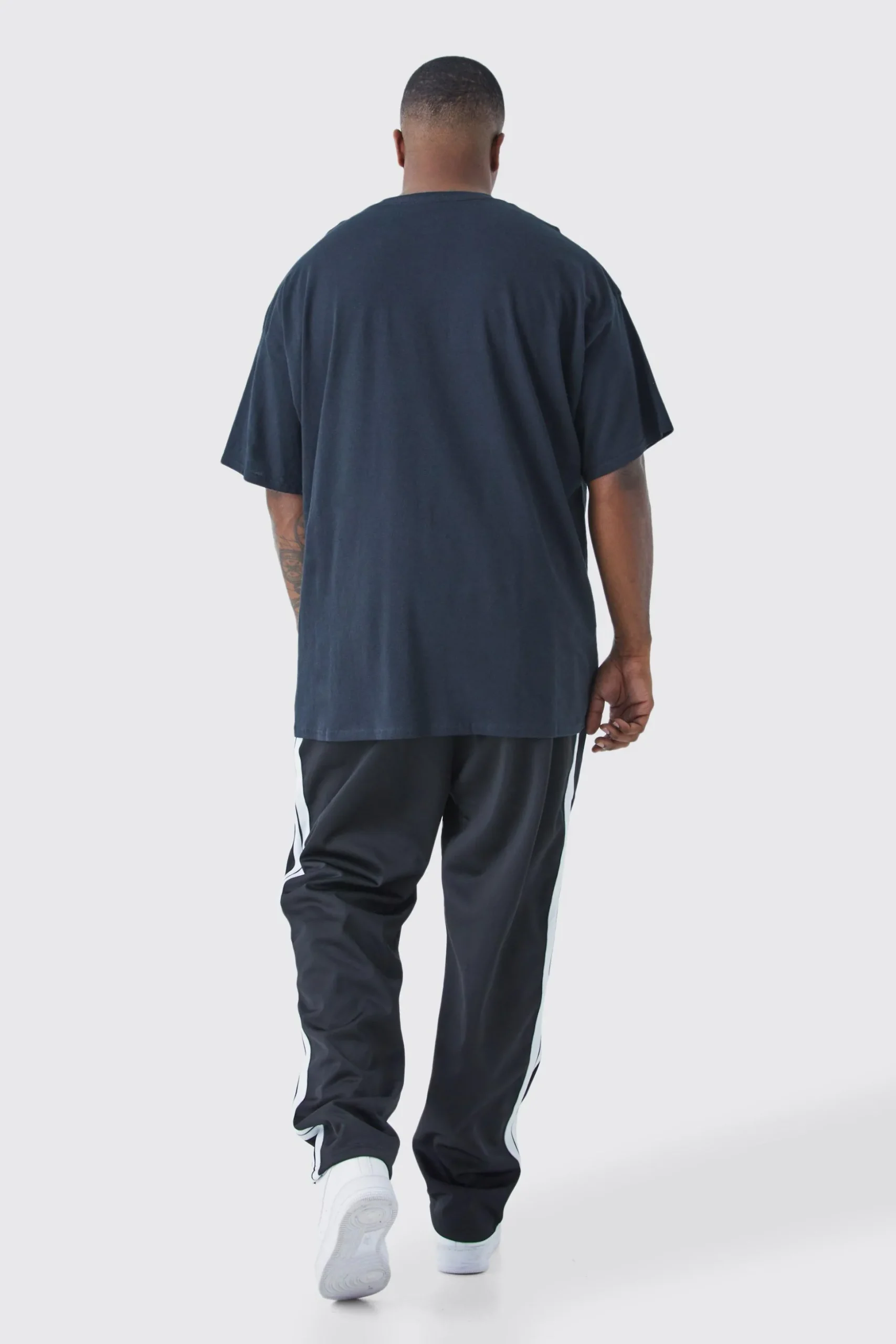 Plus Size Notorious Big Chest Print License T-shirt | BoohooMAN UK