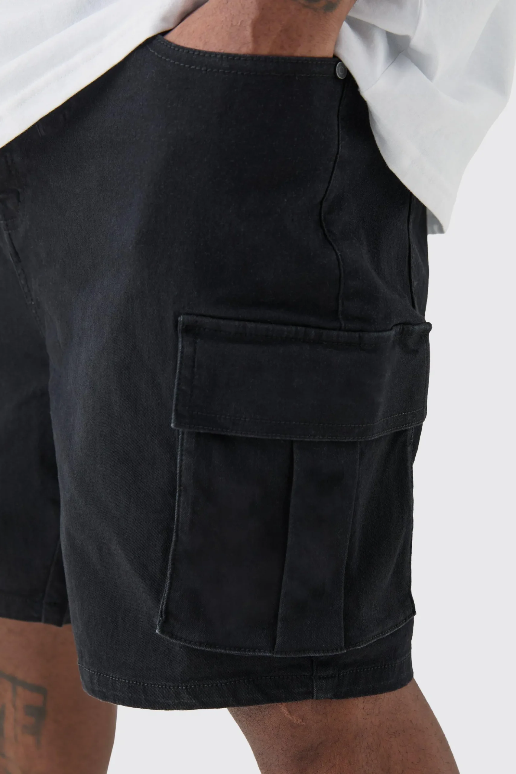 Plus Skinny Stretch Cargo Denim Shorts In Black | BoohooMAN UK
