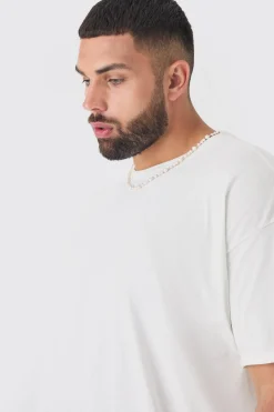 Plus Sriracha Hot Chilli Sauce License Back Print T-shirt In White | BoohooMAN UK