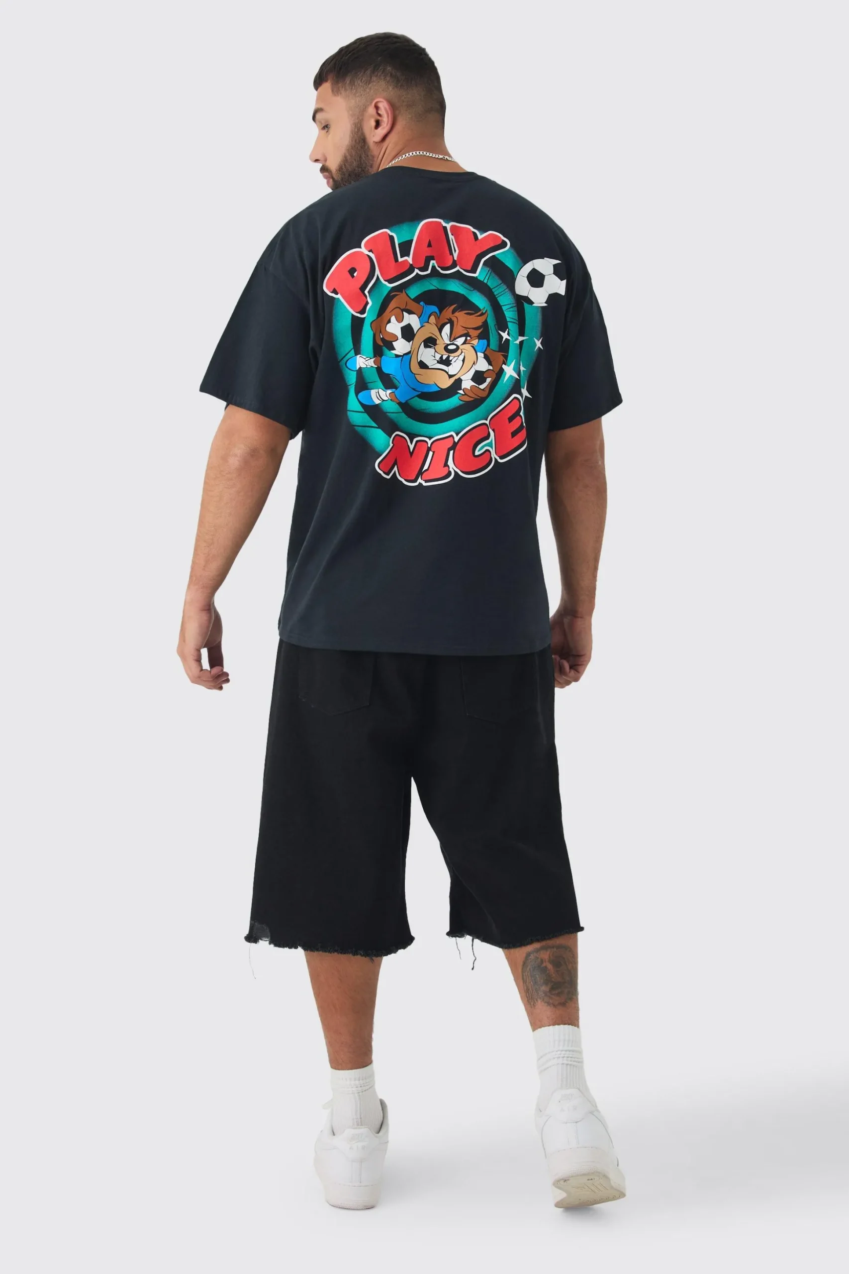 Plus Taz Play Nice Lisence T-shirt In Black | BoohooMAN UK