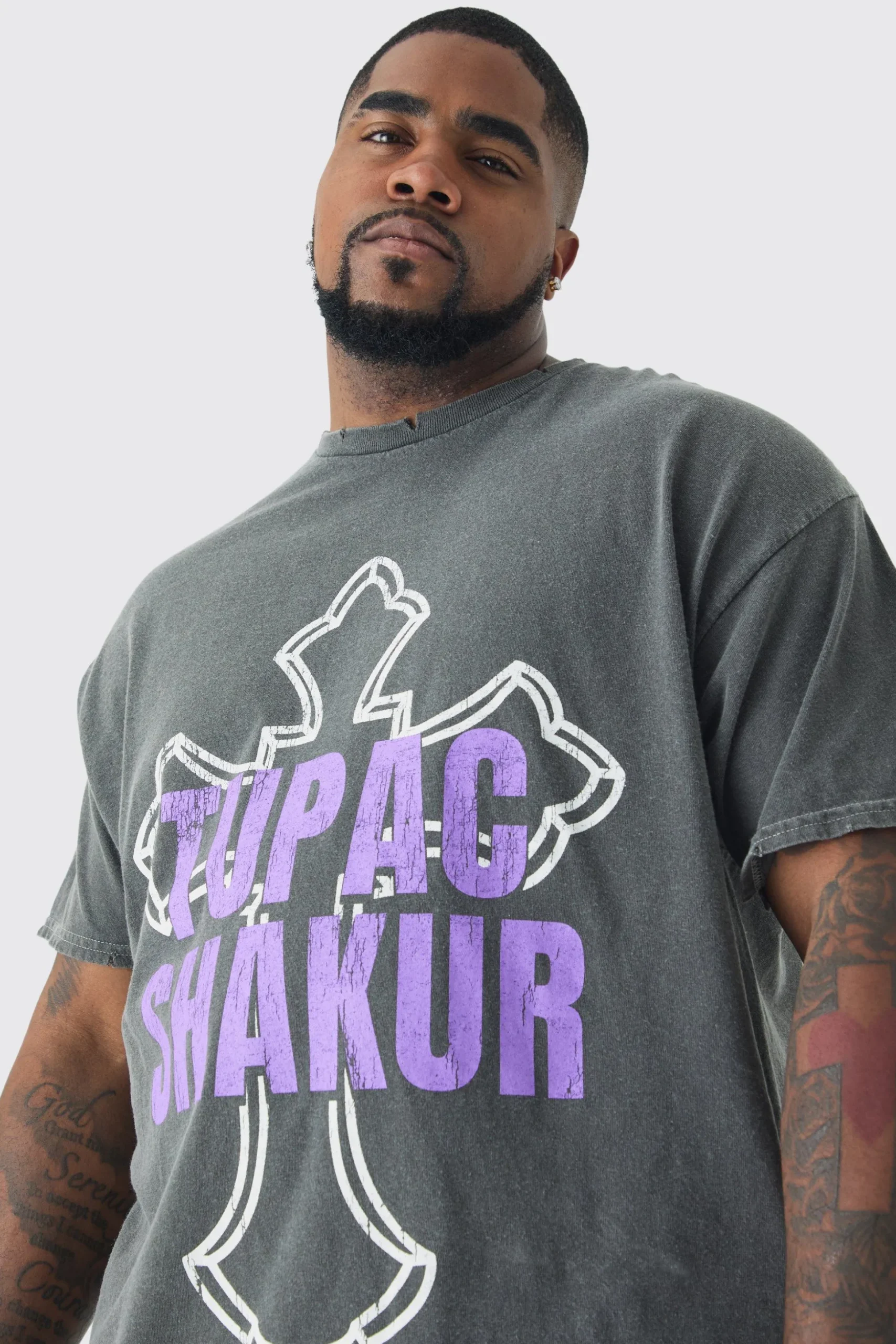 Plus Tupac Cross Printed License T-shirt In Grey | BoohooMAN UK