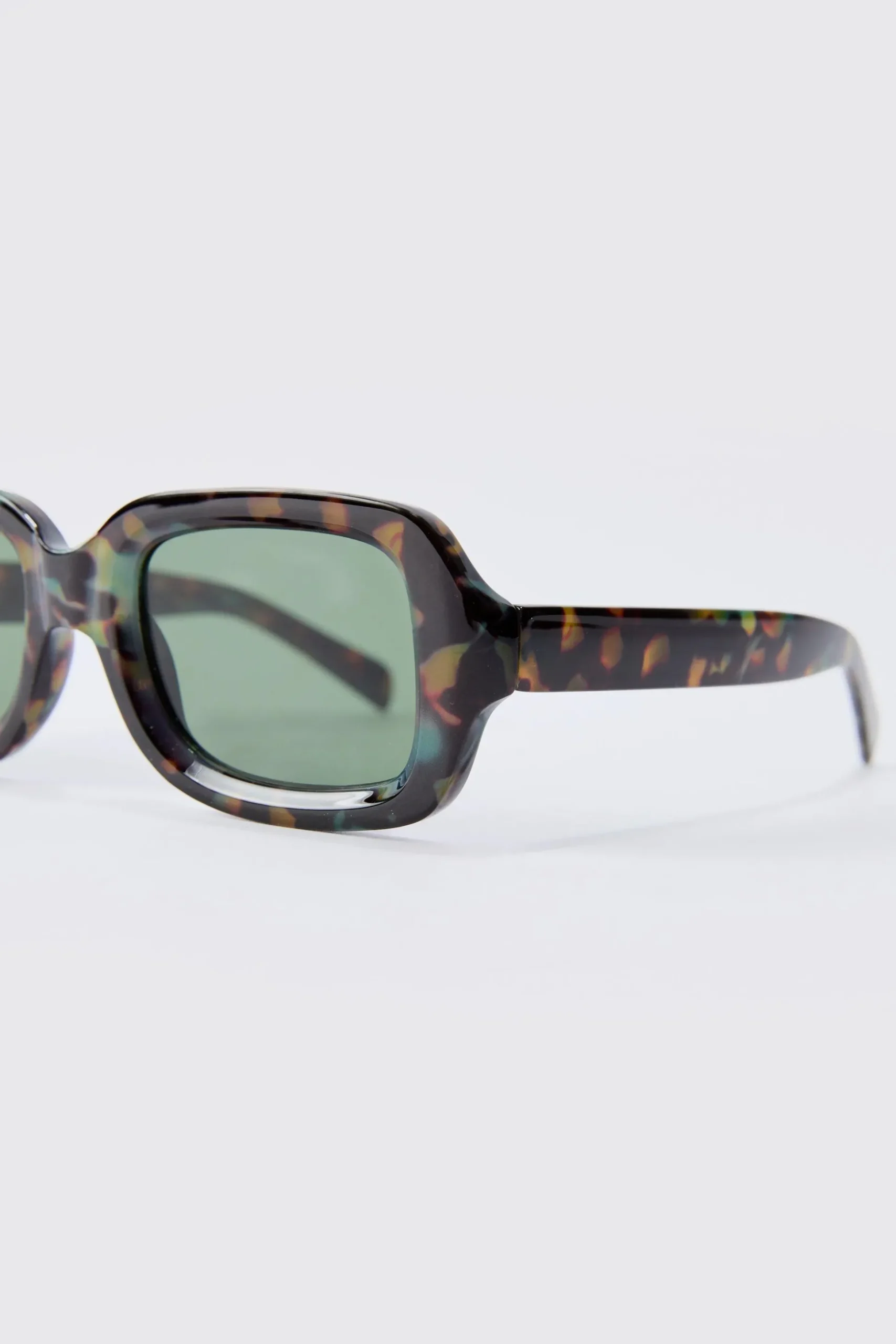 Rectangular Contrast Lens Sunglasses In Green | BoohooMAN UK