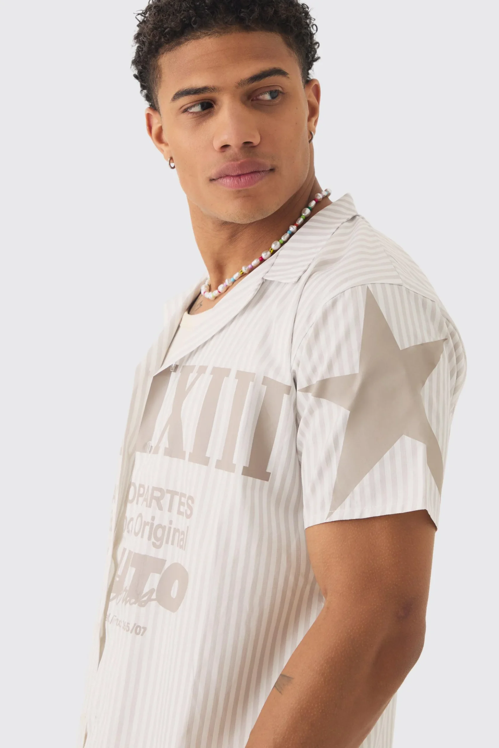 Regular Collared Stripe Graphic Shirt | BoohooMAN UK