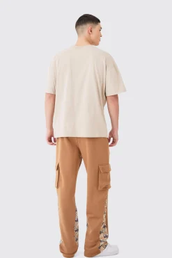 Regular Fit Camo Gusset Cargo Jogger | BoohooMAN UK