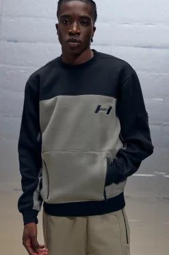 Regular Fit Colour Block Sweatshirt | BoohooMAN UK