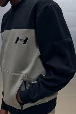Regular Fit Colour Block Sweatshirt | BoohooMAN UK