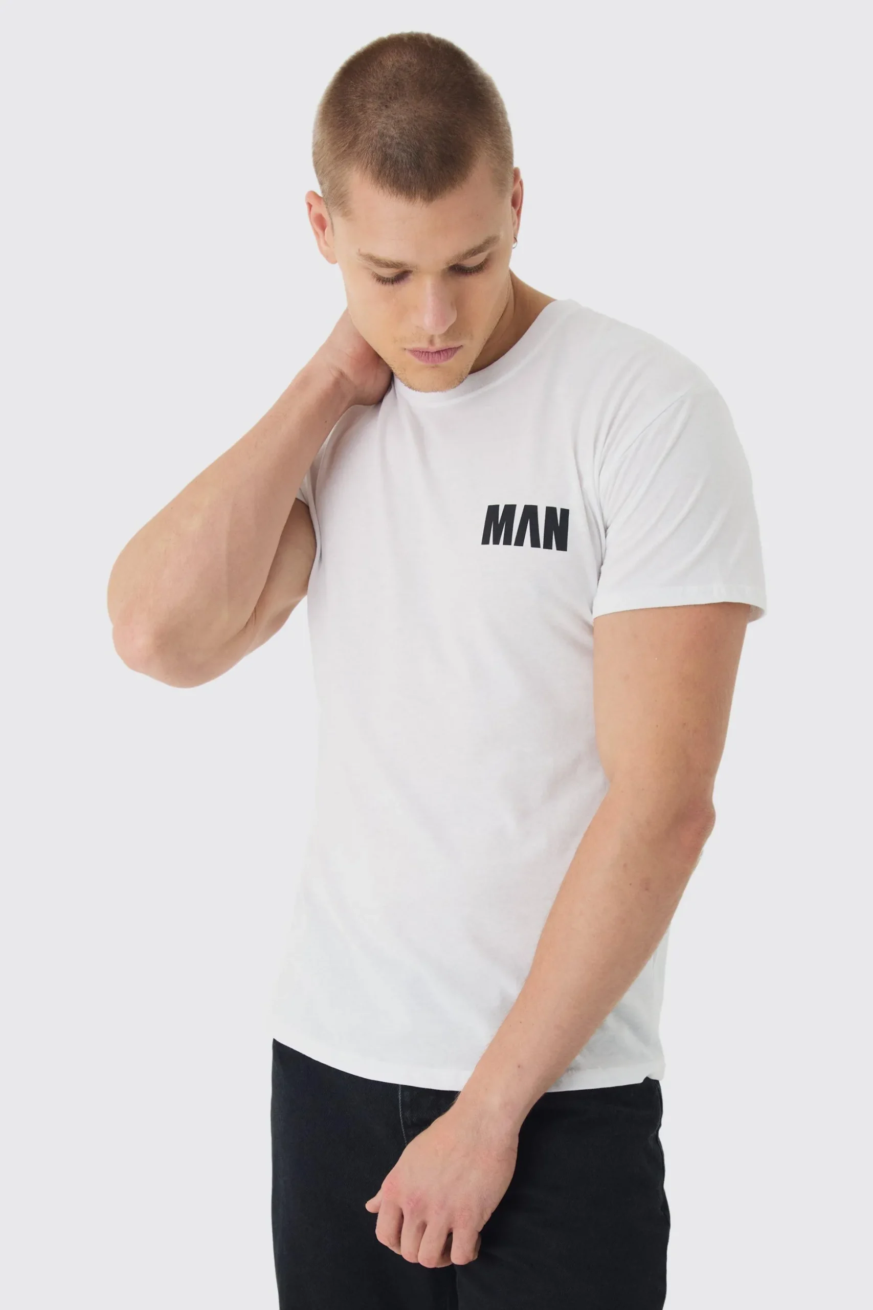 Regular Fit Man Ski Resort Print T-Shirt | BoohooMAN UK