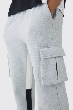 Regular Fit Raw Hem Gusset Cargo Jogger | BoohooMAN UK