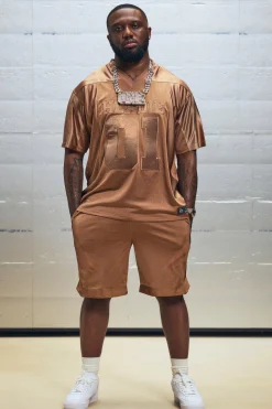 Regular Fit V Neck Mesh 01 T-shirt & Basketball Shorts Set | BoohooMAN UK