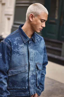 Relaxed Cropped Renaissance Laser Print Denim Jacket | BoohooMAN UK