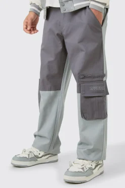 Relaxed Fit Colour Block Official Branded Cargo Trouser | BoohooMAN UK