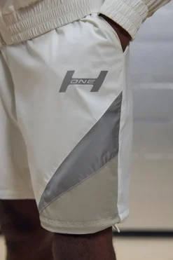 Relaxed Fit Crinkle Nylon Panelled Zip Off Trousers | BoohooMAN UK