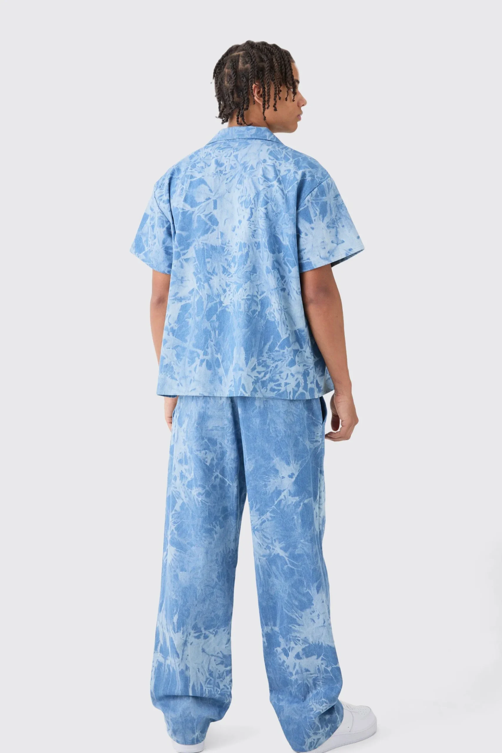 Relaxed Fit Elastic Waist Fabric Interest Jeans | BoohooMAN UK