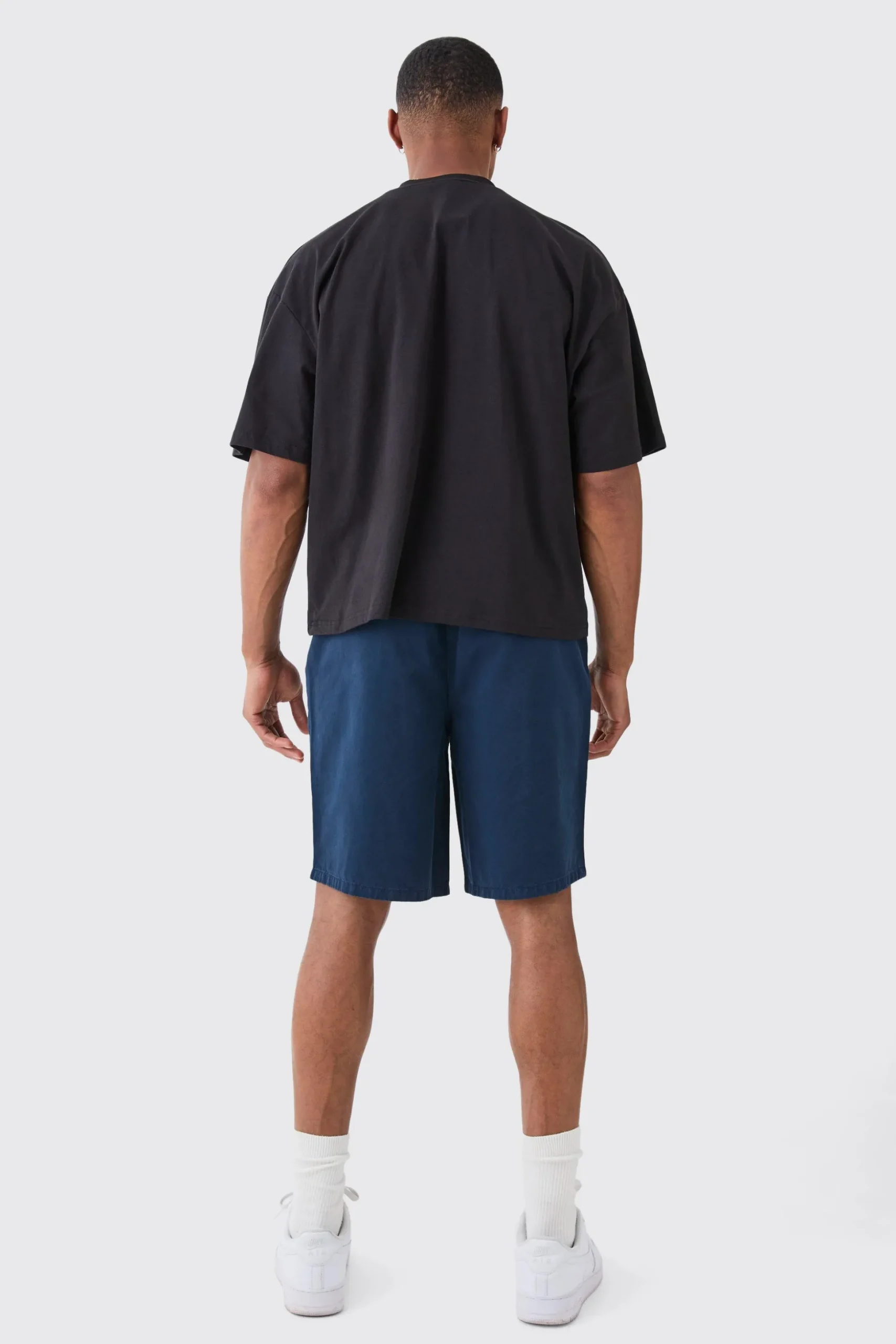 Relaxed Fit Elasticated Waist Chino Shorts In Navy | BoohooMAN UK